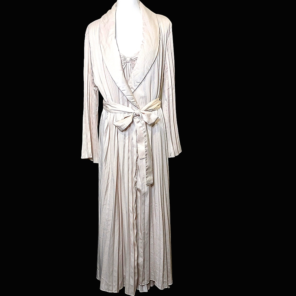 Cabernet Cream Robe
